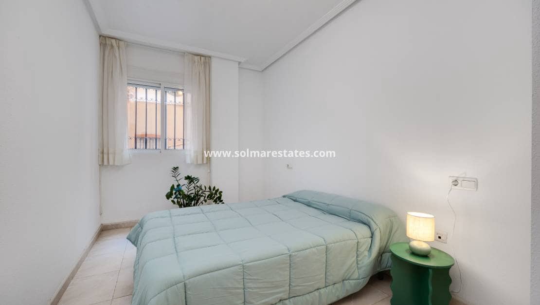 2 chambre Appartement à vendre à Playa Flamenca avec piscine - 129 900 € (Ref: 9789415)