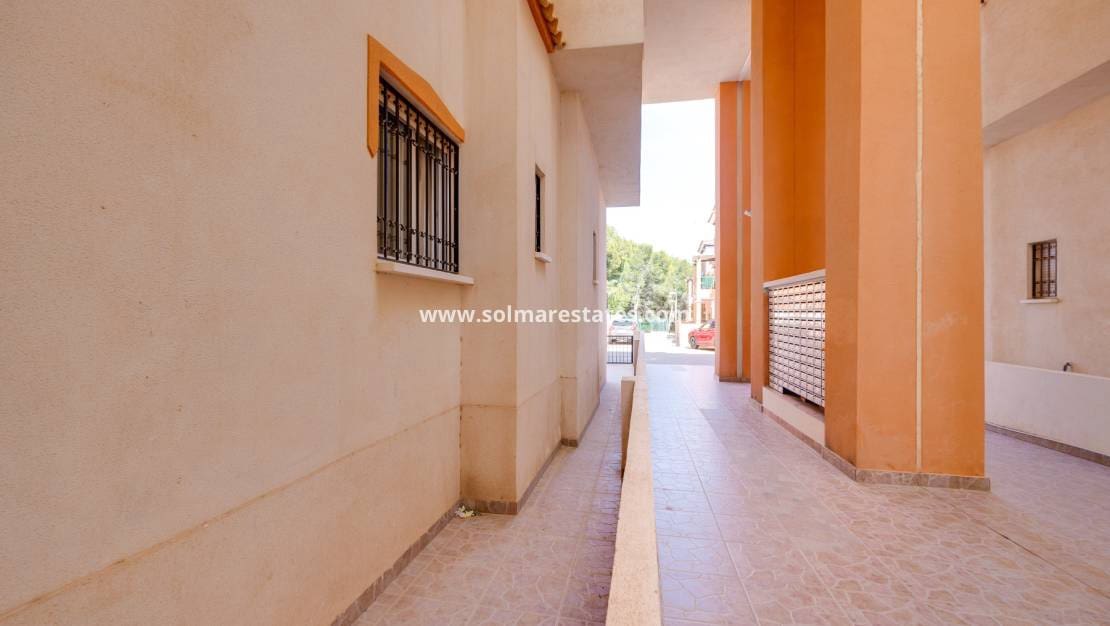 2 chambre Appartement à vendre à Playa Flamenca avec piscine - 129 900 € (Ref: 9789415)