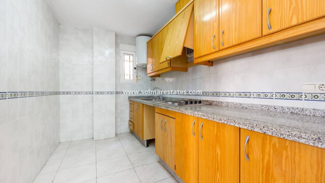 2 chambre Appartement à vendre à Playa Flamenca avec piscine - 129 900 € (Ref: 9789415)