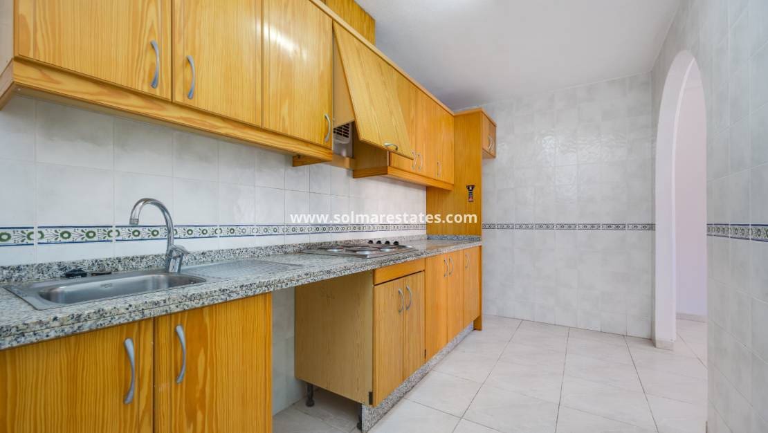 2 chambre Appartement à vendre à Playa Flamenca avec piscine - 129 900 € (Ref: 9789415)