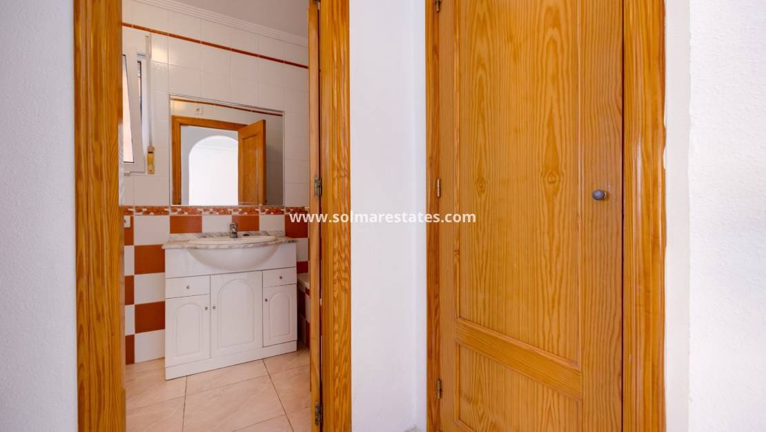 2 chambre Appartement à vendre à Playa Flamenca avec piscine - 129 900 € (Ref: 9789415)