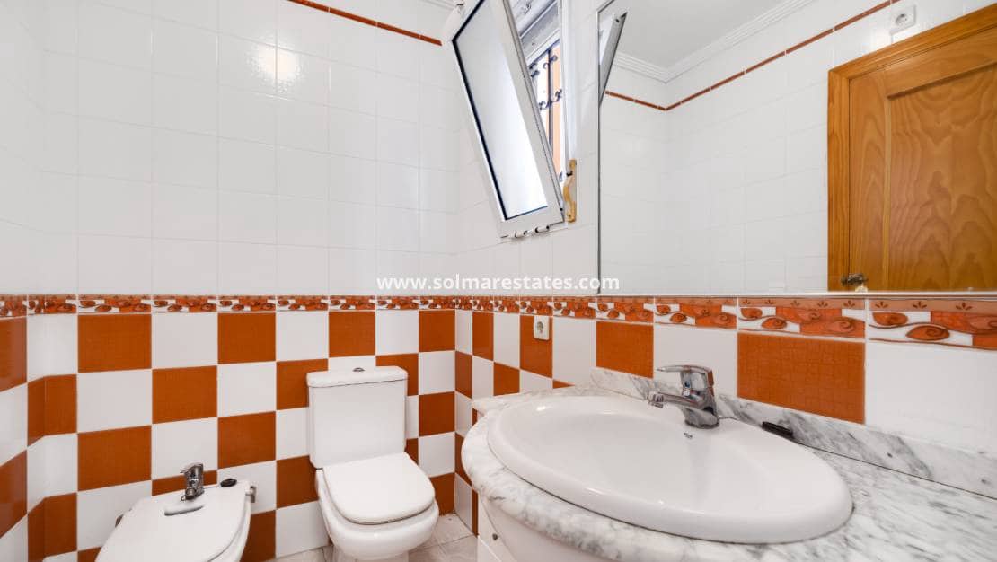 2 chambre Appartement à vendre à Playa Flamenca avec piscine - 129 900 € (Ref: 9789415)