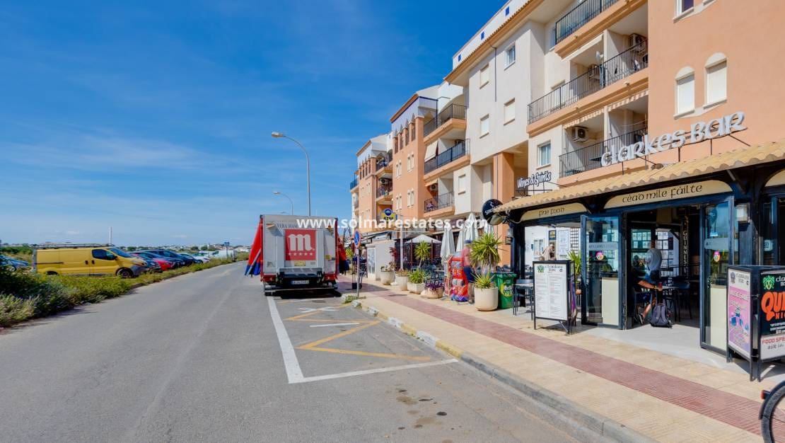 2 chambre Appartement à vendre à Playa Flamenca avec piscine - 129 900 € (Ref: 9789415)