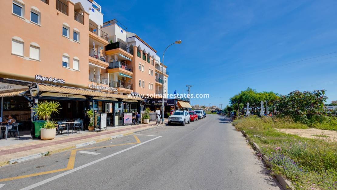 2 chambre Appartement à vendre à Playa Flamenca avec piscine - 129 900 € (Ref: 9789415)