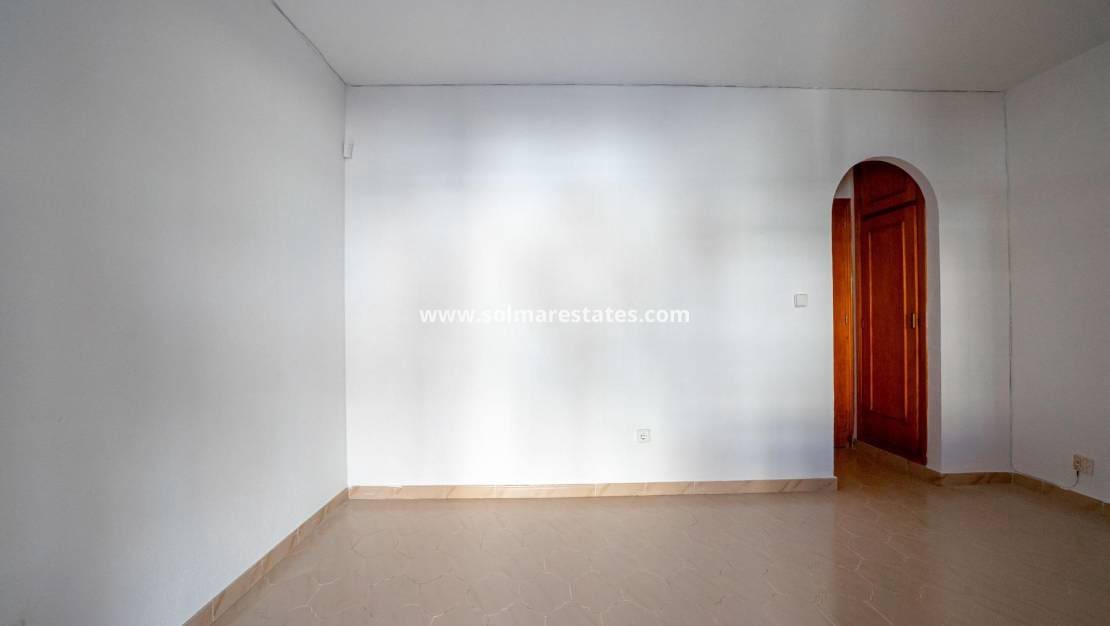 1 slaapkamer Appartement te koop in El Chaparral met zwembad - € 119.000 (Ref: 9789577)