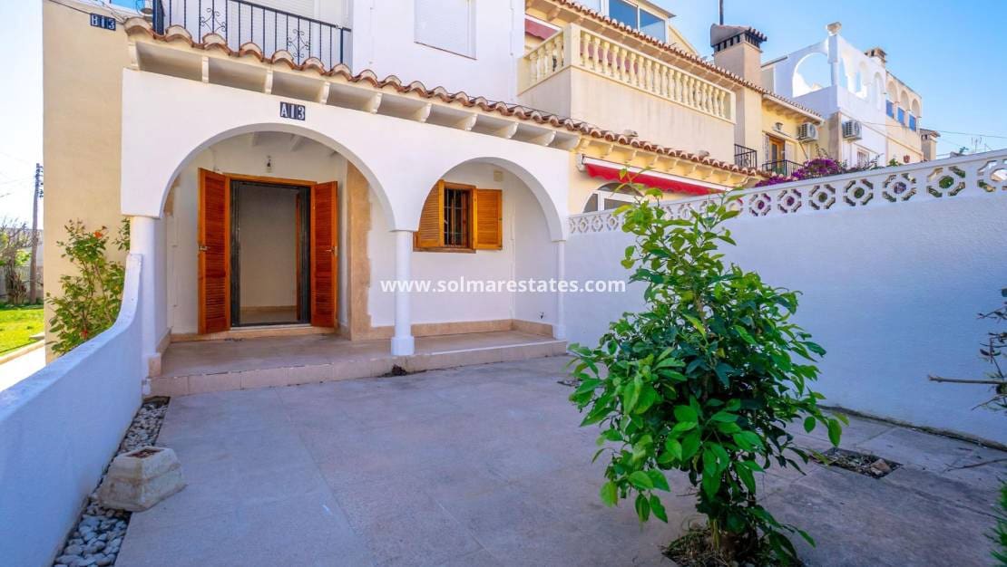 1 slaapkamer Appartement te koop in El Chaparral met zwembad - € 119.000 (Ref: 9789577)