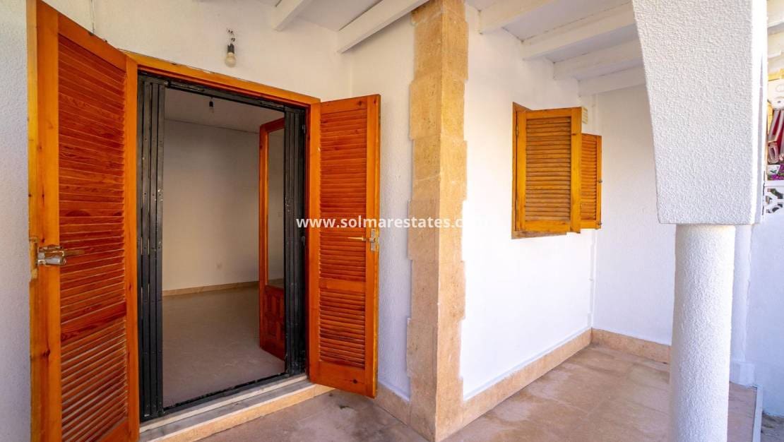 1 slaapkamer Appartement te koop in El Chaparral met zwembad - € 119.000 (Ref: 9789577)