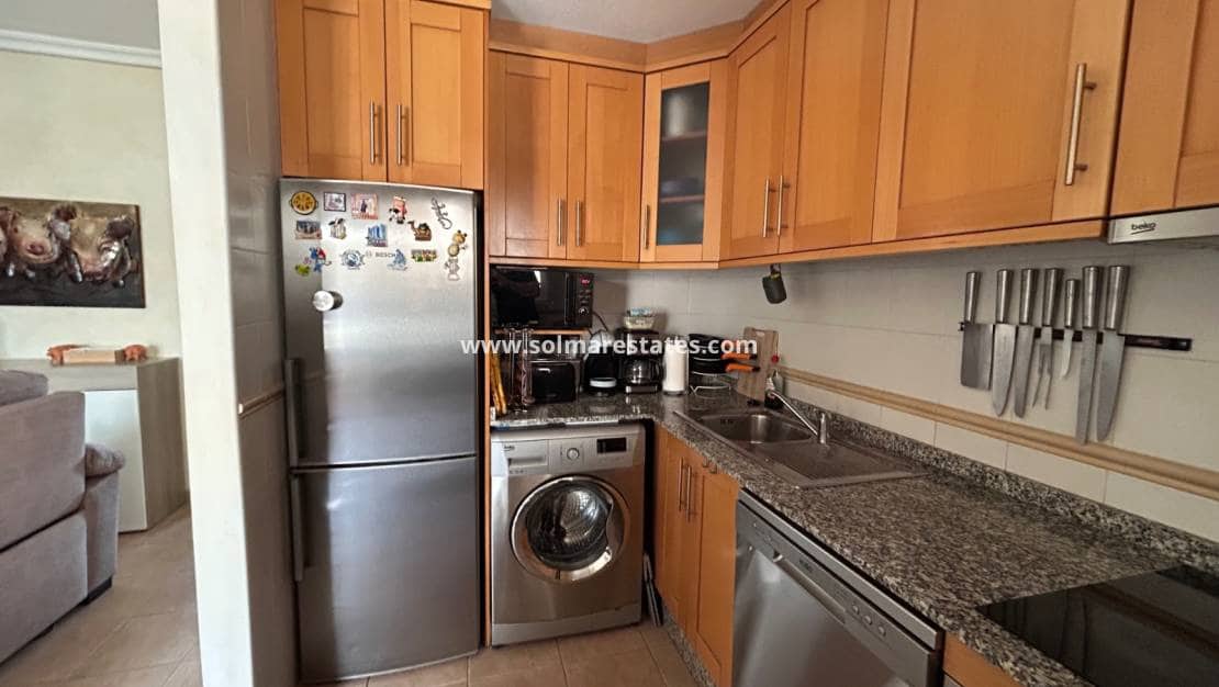 2 slaapkamer Appartement te koop in Jacarilla met zwembad - € 108.000 (Ref: 9789581)