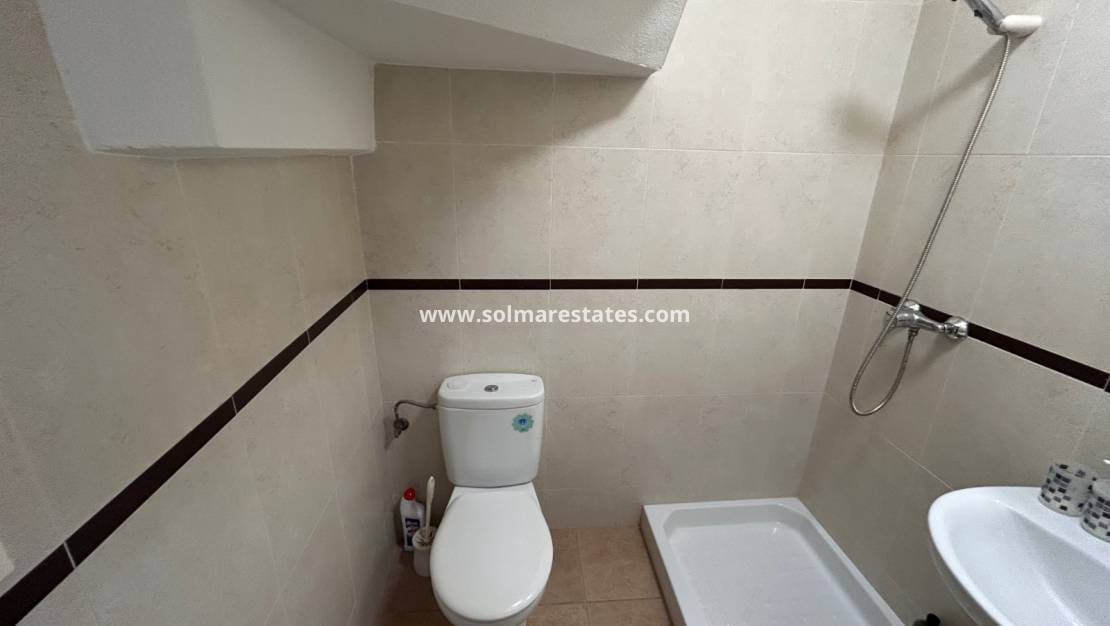 2 slaapkamer Appartement te koop in Jacarilla met zwembad - € 108.000 (Ref: 9789581)