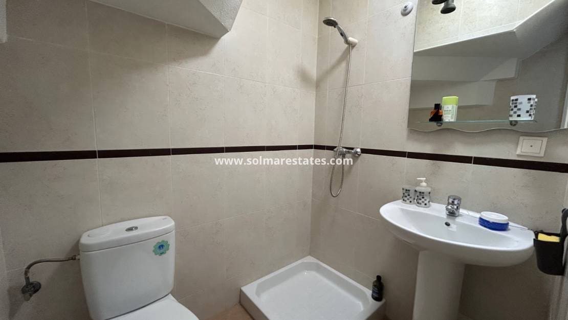 2 slaapkamer Appartement te koop in Jacarilla met zwembad - € 108.000 (Ref: 9789581)