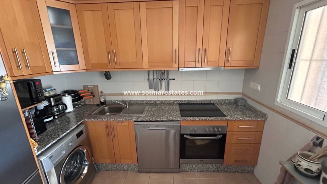 2 slaapkamer Appartement te koop in Jacarilla met zwembad - € 108.000 (Ref: 9789581)