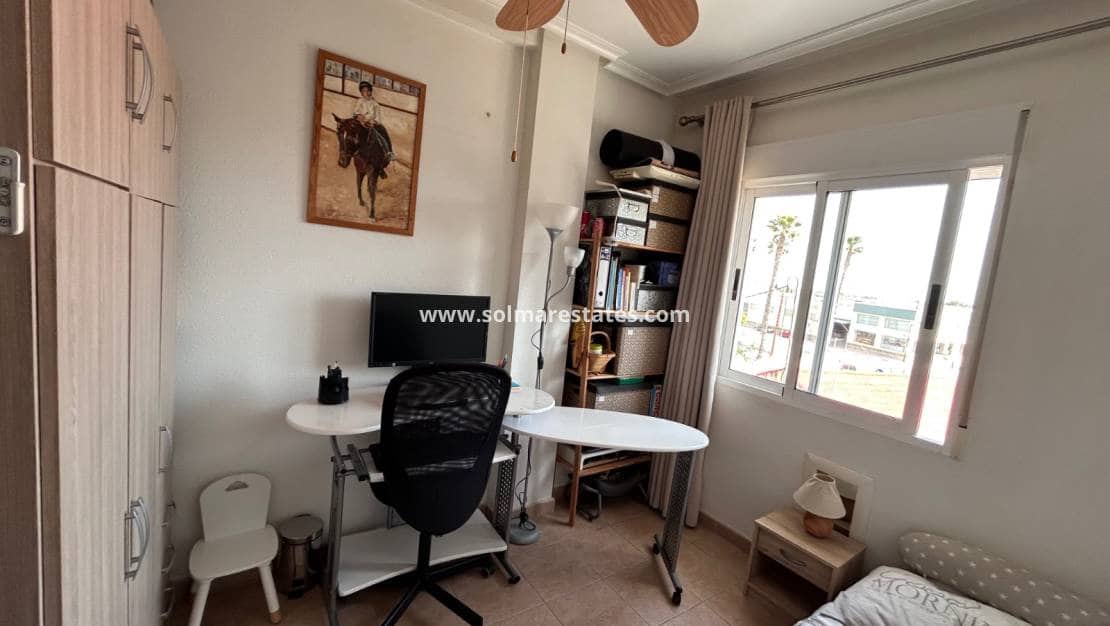 2 slaapkamer Appartement te koop in Jacarilla met zwembad - € 108.000 (Ref: 9789581)