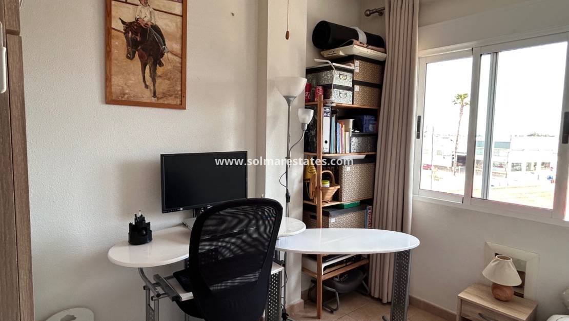 2 slaapkamer Appartement te koop in Jacarilla met zwembad - € 108.000 (Ref: 9789581)
