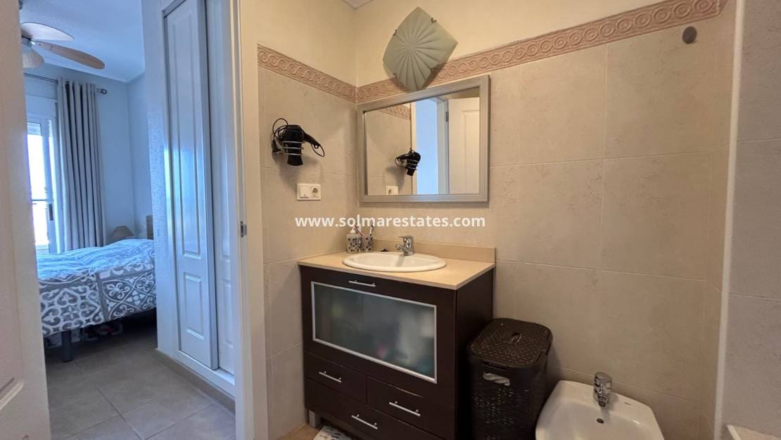 2 slaapkamer Appartement te koop in Jacarilla met zwembad - € 108.000 (Ref: 9789581)