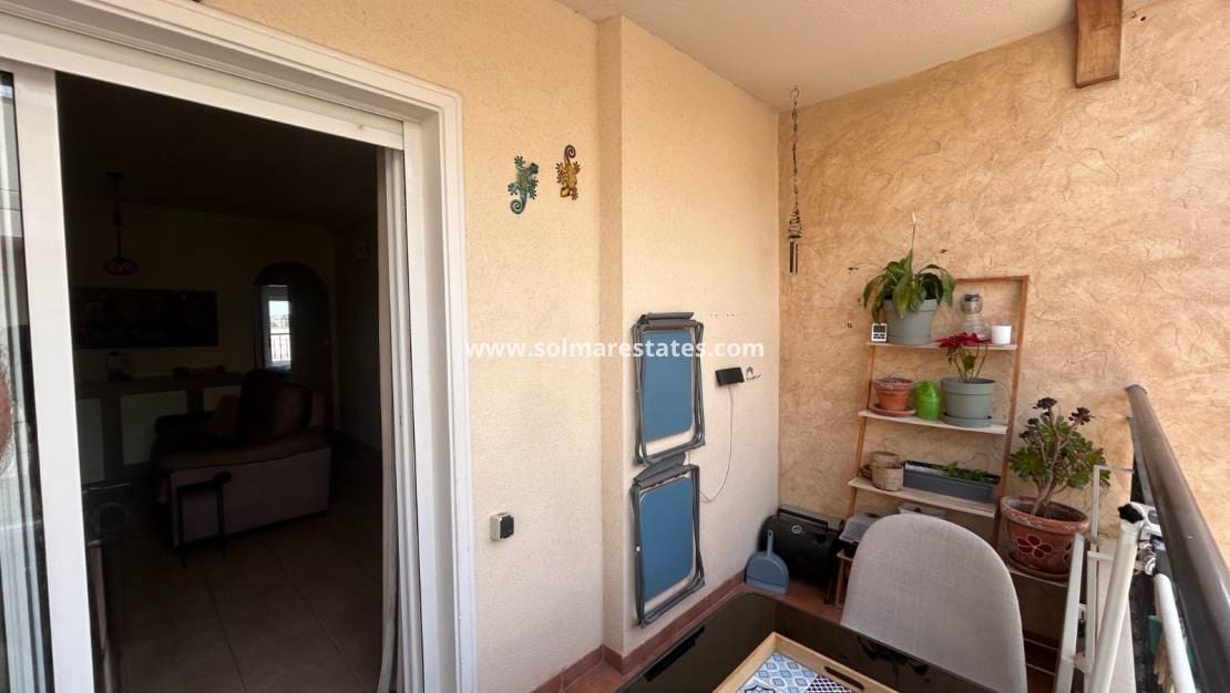 2 slaapkamer Appartement te koop in Jacarilla met zwembad - € 108.000 (Ref: 9789581)