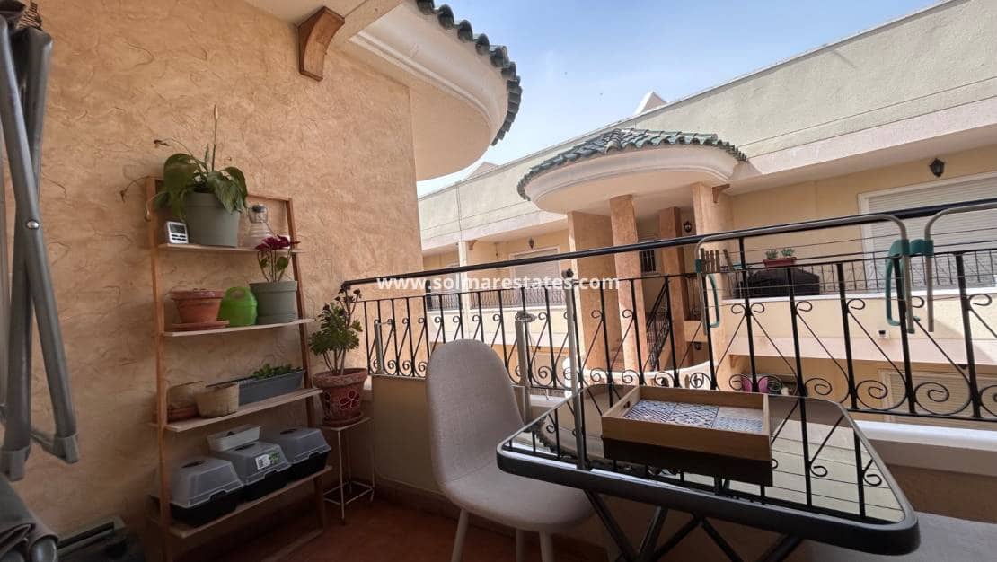 2 slaapkamer Appartement te koop in Jacarilla met zwembad - € 108.000 (Ref: 9789581)