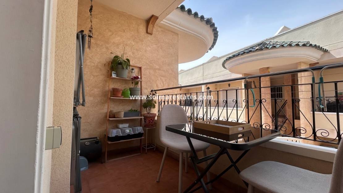 2 slaapkamer Appartement te koop in Jacarilla met zwembad - € 108.000 (Ref: 9789581)