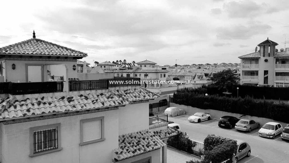 2 slaapkamer Appartement te koop in Cabo Roig met zwembad - € 165.000 (Ref: 9789582)