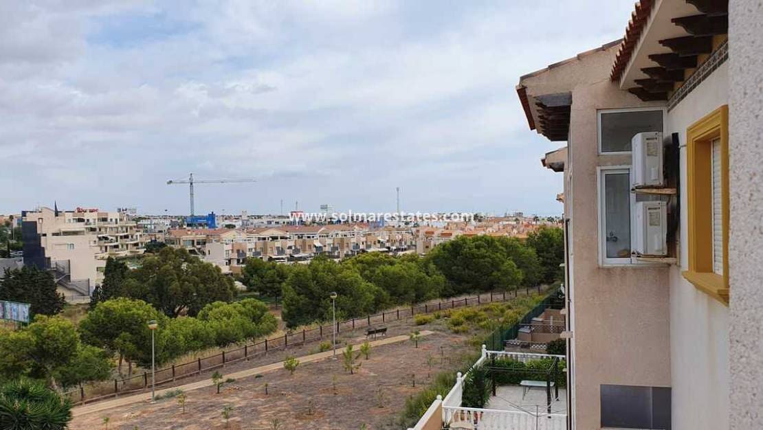 2 slaapkamer Appartement te koop in Cabo Roig met zwembad - € 165.000 (Ref: 9789582)