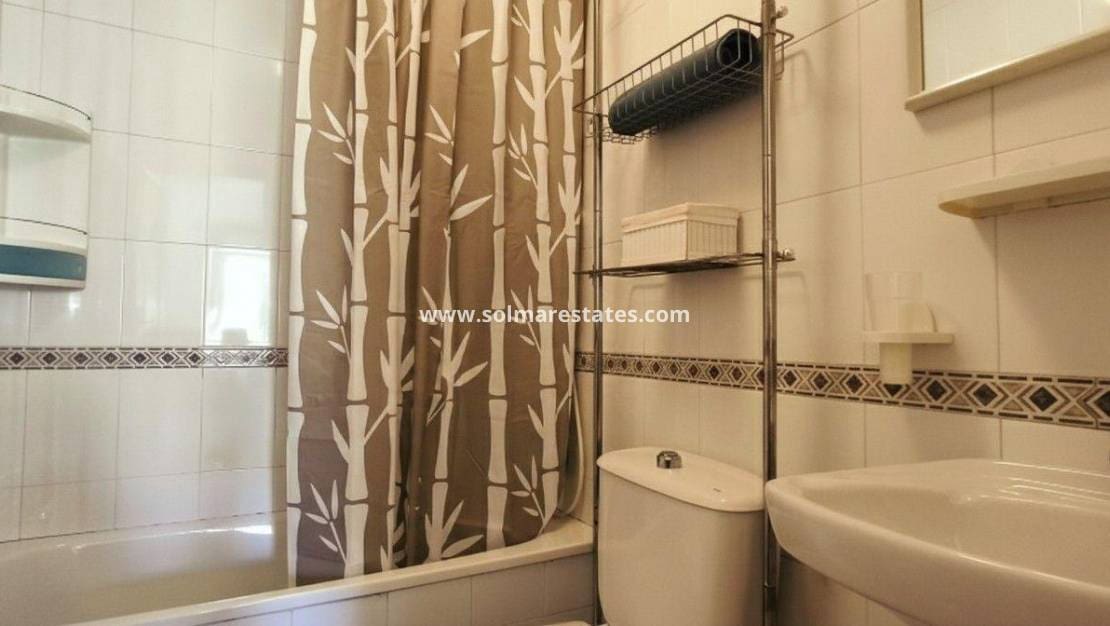 2 slaapkamer Appartement te koop in Paraje Natural met zwembad - € 124.990 (Ref: 9789583)