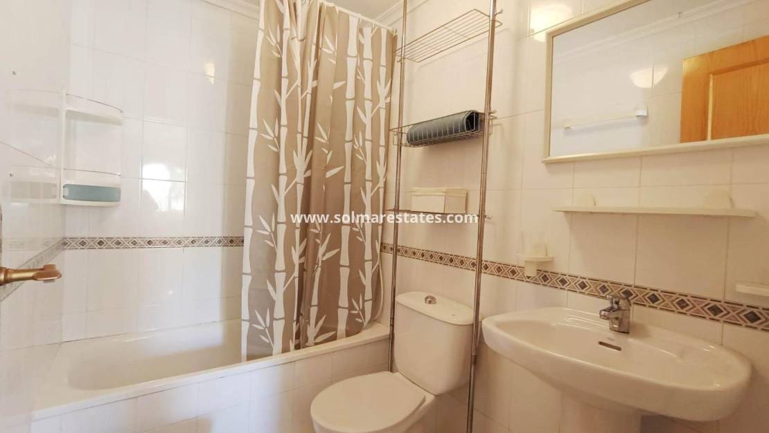 2 slaapkamer Appartement te koop in Paraje Natural met zwembad - € 124.990 (Ref: 9789583)