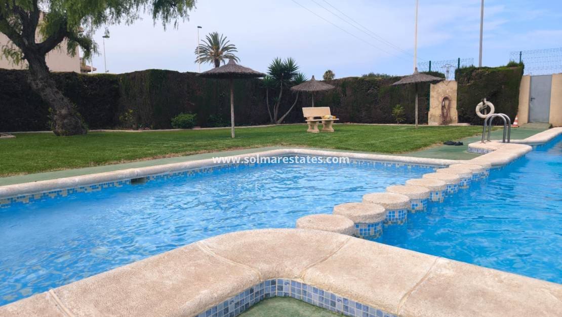 2 slaapkamer Appartement te koop in Paraje Natural met zwembad - € 124.990 (Ref: 9789583)