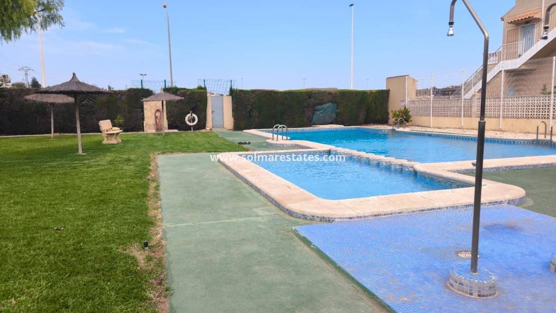 2 slaapkamer Appartement te koop in Paraje Natural met zwembad - € 124.990 (Ref: 9789583)