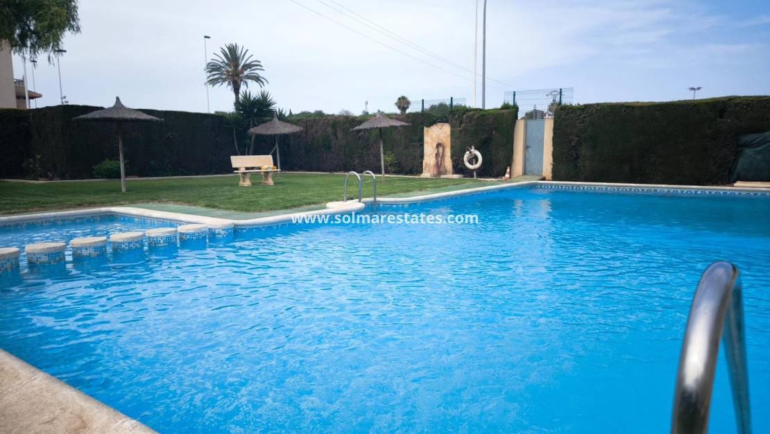 2 slaapkamer Appartement te koop in Paraje Natural met zwembad - € 124.990 (Ref: 9789583)