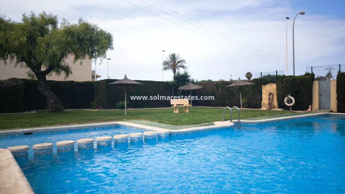 2 slaapkamer Appartement te koop in Paraje Natural met zwembad - € 124.990 (Ref: 9789583)