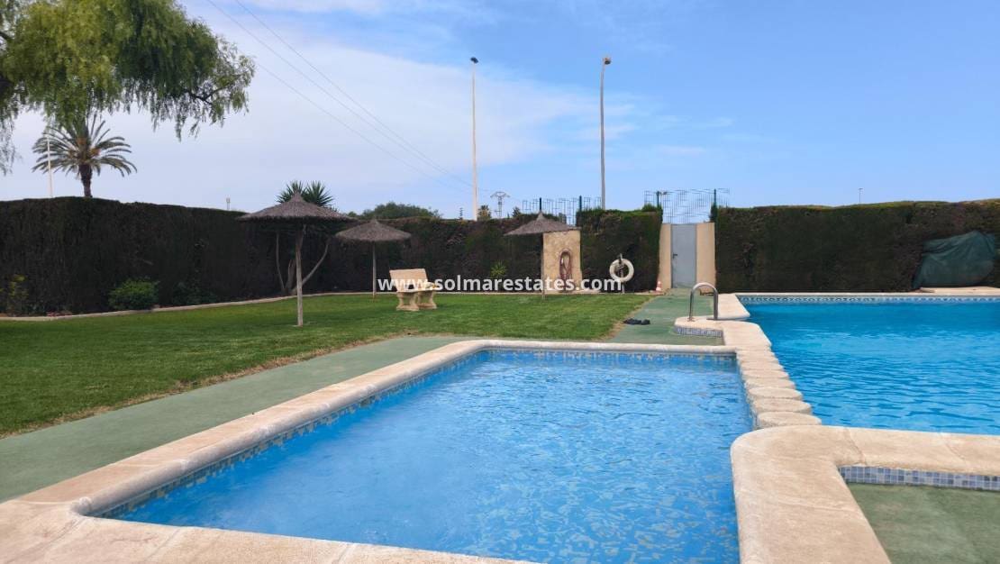 2 slaapkamer Appartement te koop in Paraje Natural met zwembad - € 124.990 (Ref: 9789583)