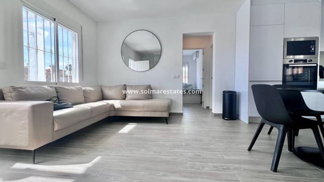 5 bedroom Villa for sale in Villamartin, Orihuela with pool - € 459,000 (Ref: 9789584)