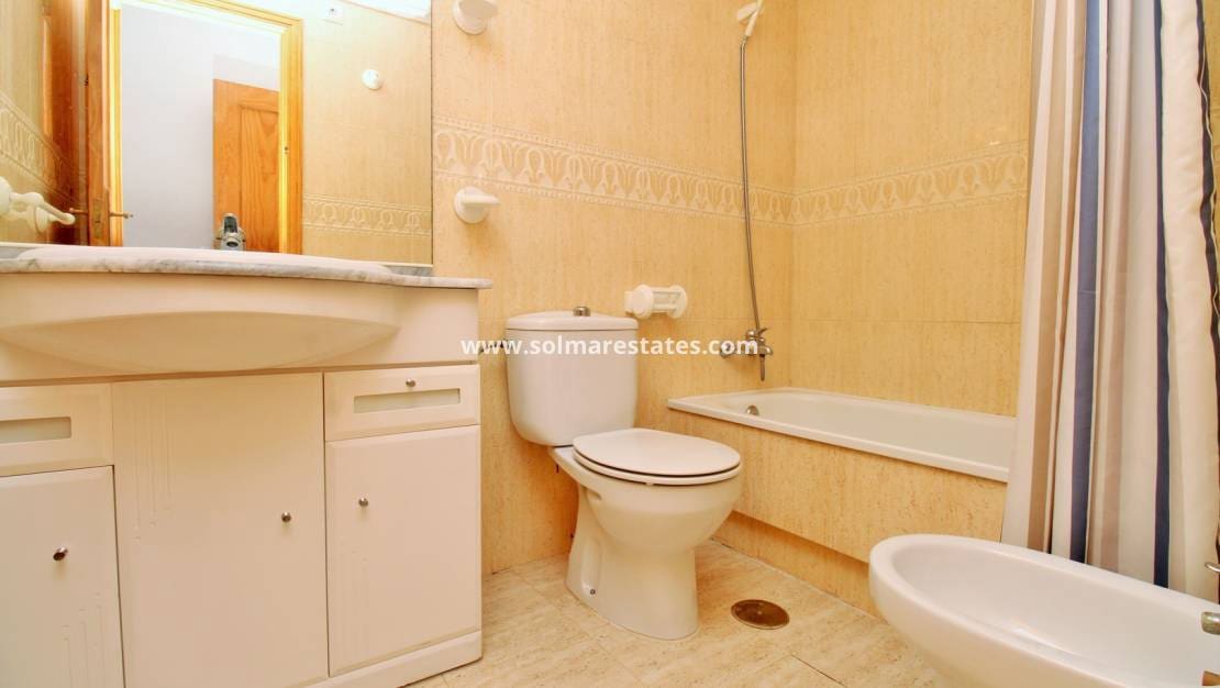 2 quarto Apartamento para venda em Playa Flamenca com piscina - 199 995 € (Ref: 9789585)