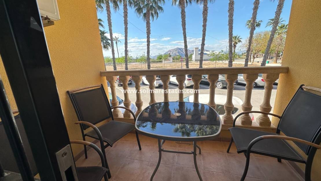 4 makuuhuone Huoneisto myytävänä paikassa Jacarilla mukana uima-altaan - 145 000 € (Ref: 9789586)