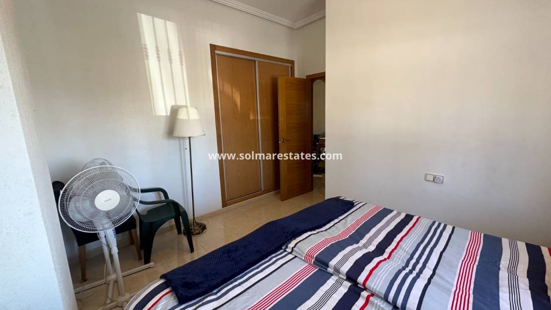 4 makuuhuone Huoneisto myytävänä paikassa Jacarilla mukana uima-altaan - 145 000 € (Ref: 9789586)