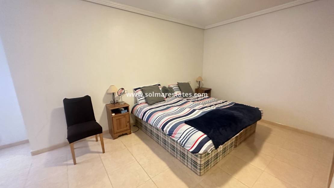 4 makuuhuone Huoneisto myytävänä paikassa Jacarilla mukana uima-altaan - 145 000 € (Ref: 9789586)