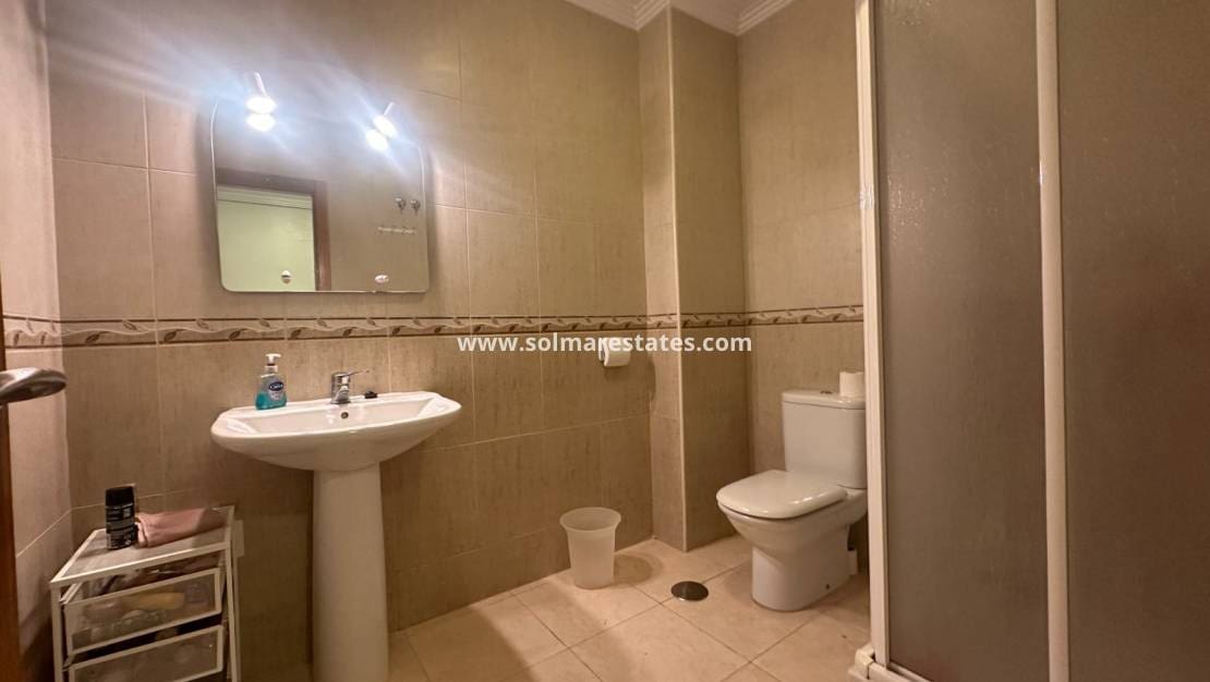 4 makuuhuone Huoneisto myytävänä paikassa Jacarilla mukana uima-altaan - 145 000 € (Ref: 9789586)