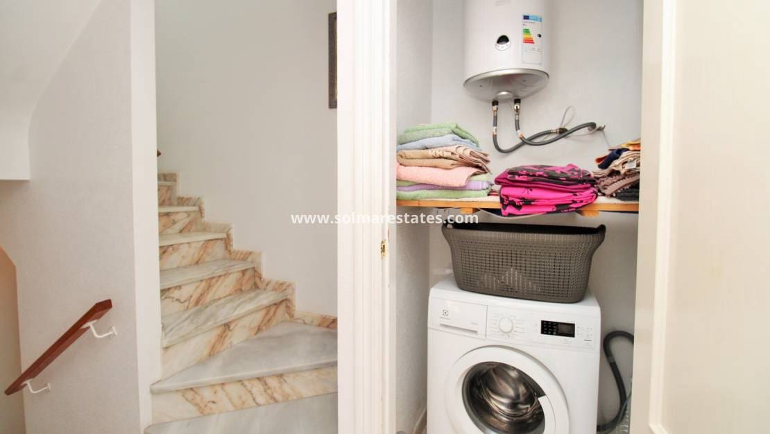 3 soverom Kjedet enebolig til salgs i Playa Flamenca med svømmebasseng - € 249 950 (Ref: 9789588)