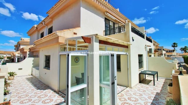 3 soverom Kjedet enebolig til salgs i Playa Flamenca, Orihuela med svømmebasseng - € 249 950 (Ref: 9789588)