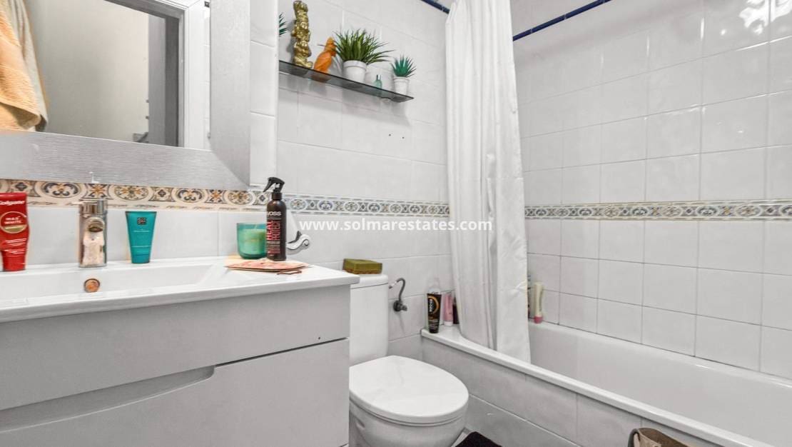 Casa de 2 habitaciones en La Florida en venta con piscina - 179.900 € (Ref: 9791297)