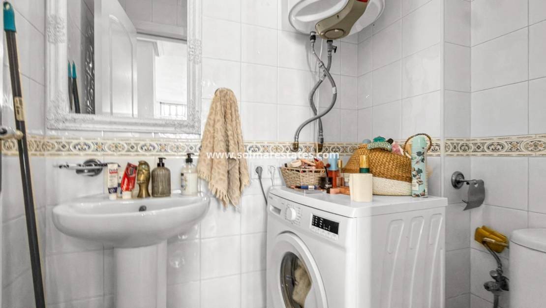 Casa de 2 habitaciones en La Florida en venta con piscina - 179.900 € (Ref: 9791297)