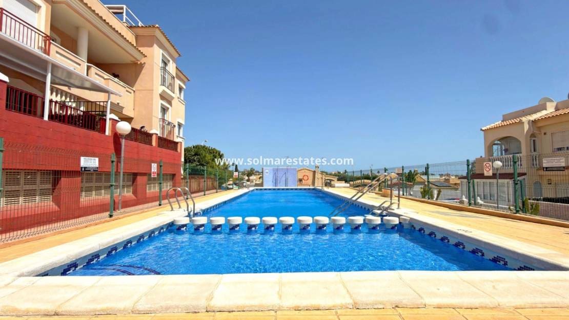Casa de 2 habitaciones en La Florida en venta con piscina - 179.900 € (Ref: 9791297)
