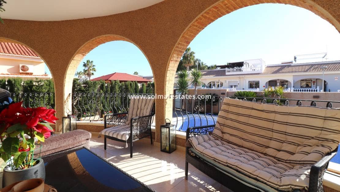 3 Zimmer Villa zu verkaufen in Ciudad Quesada mit Pool - 325.000 € (Ref: 9791298)
