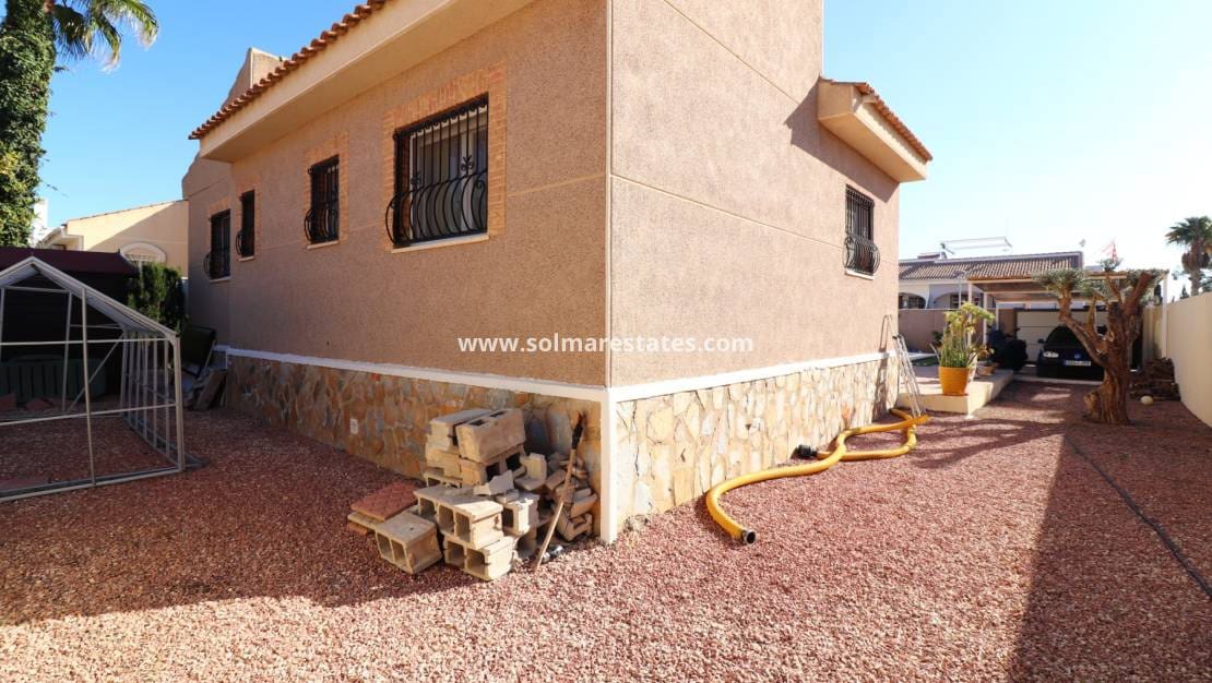 3 Zimmer Villa zu verkaufen in Ciudad Quesada mit Pool - 325.000 € (Ref: 9791298)