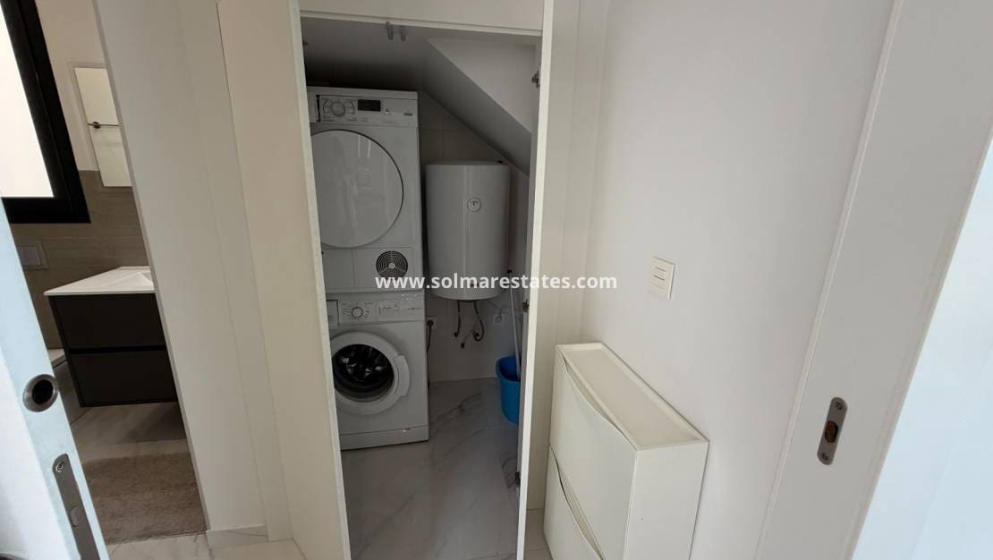 3 sypialnia Willa na sprzedaż w Dona Pepa z basenem - 399 900 € (Ref: 9793452)