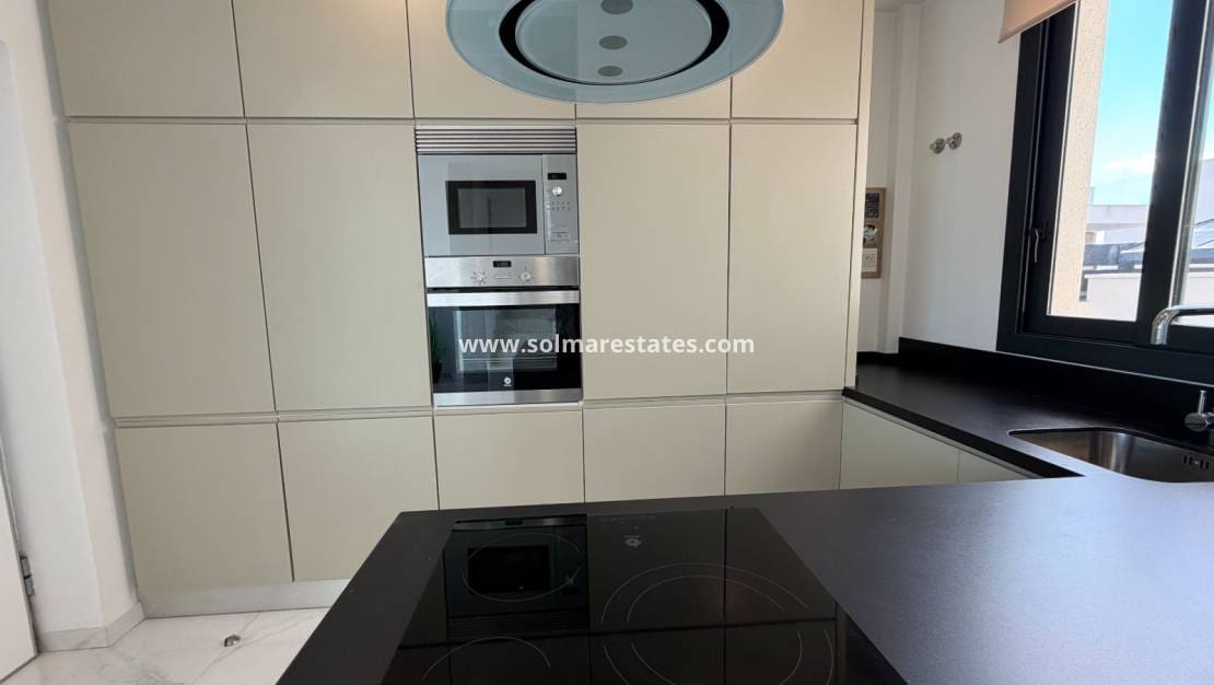 3 sypialnia Willa na sprzedaż w Dona Pepa z basenem - 399 900 € (Ref: 9793452)