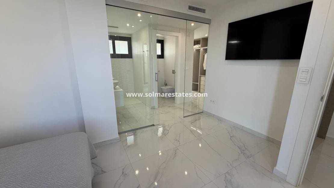 3 sypialnia Willa na sprzedaż w Dona Pepa z basenem - 399 900 € (Ref: 9793452)