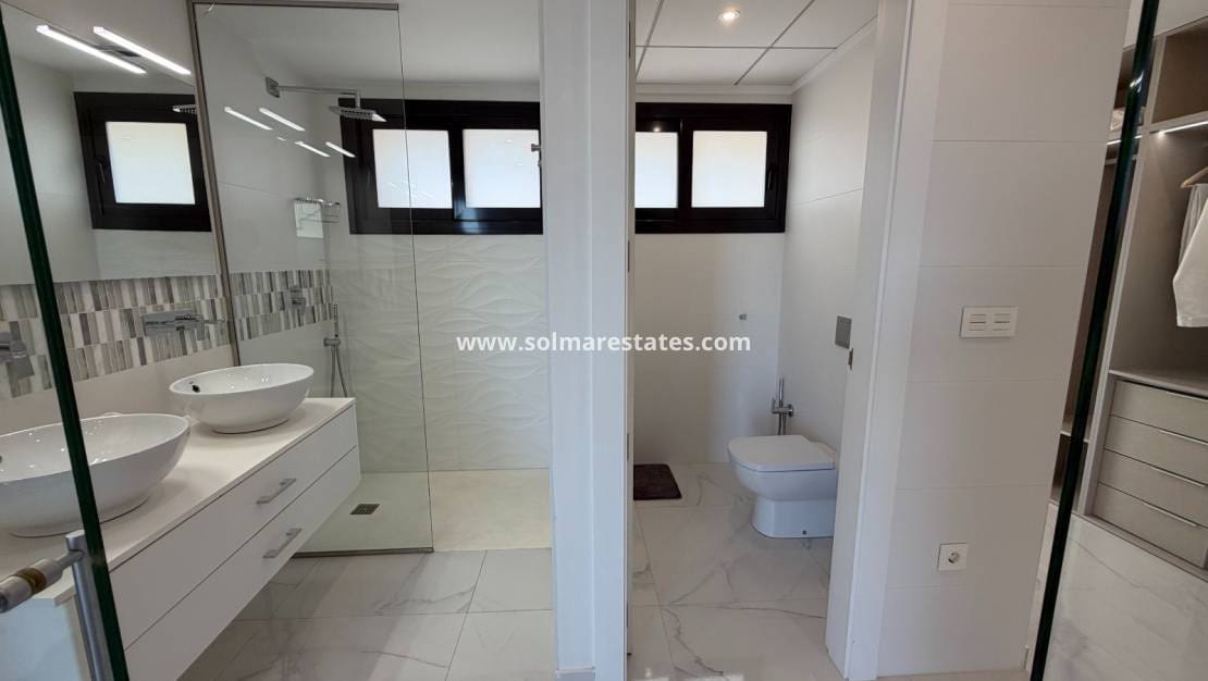 3 sypialnia Willa na sprzedaż w Dona Pepa z basenem - 399 900 € (Ref: 9793452)