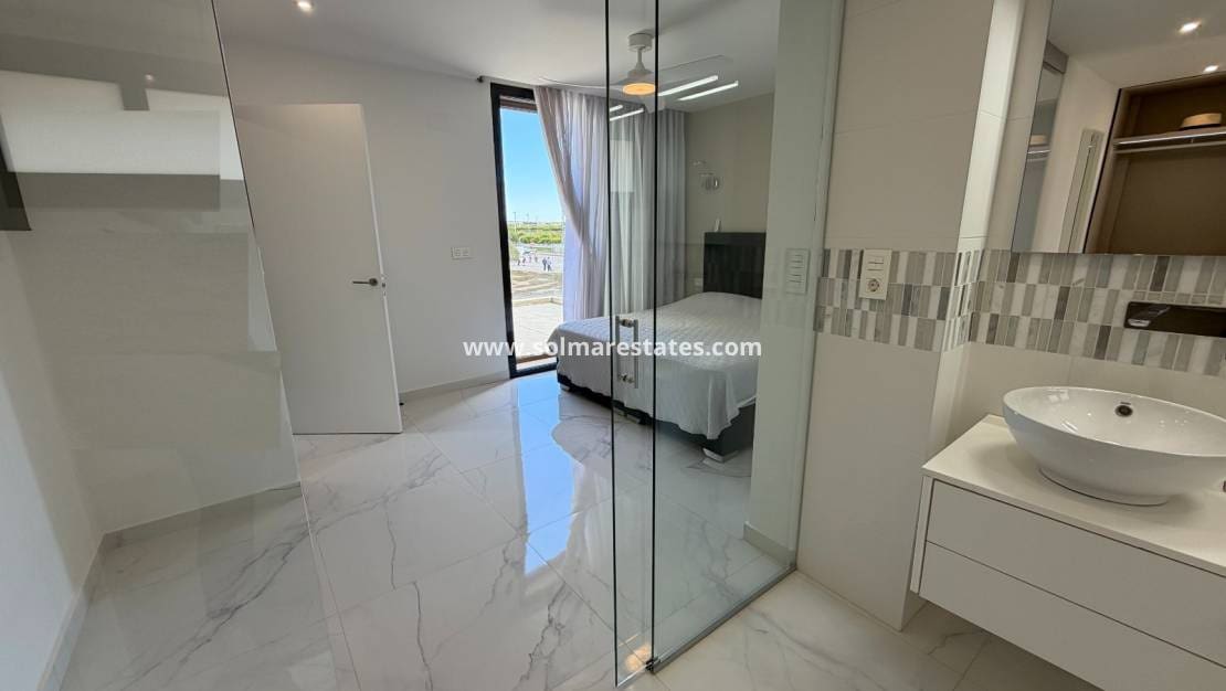 3 sypialnia Willa na sprzedaż w Dona Pepa z basenem - 399 900 € (Ref: 9793452)