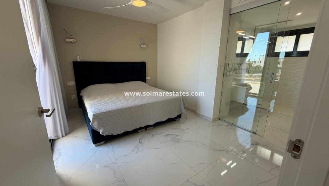 3 sypialnia Willa na sprzedaż w Dona Pepa z basenem - 399 900 € (Ref: 9793452)