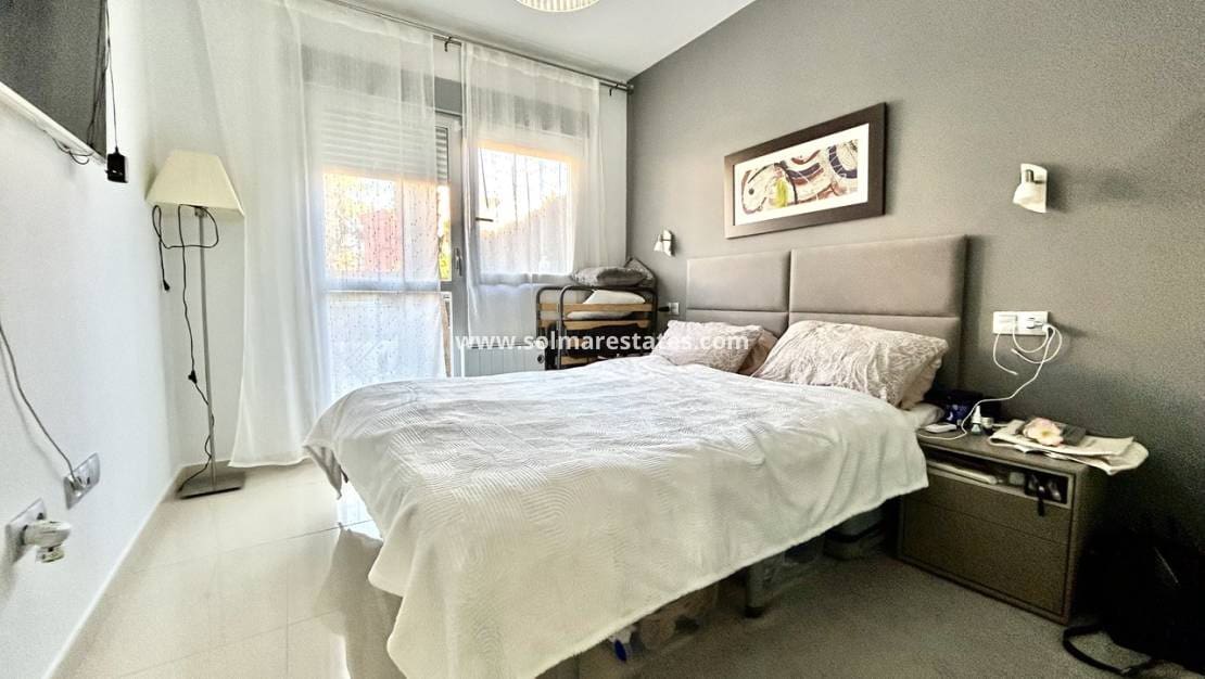 2 chambre Appartement à vendre à Orihuela Costa avec piscine - 240 000 € (Ref: 9793453)